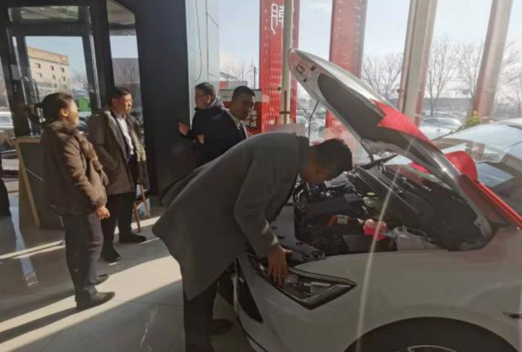 迎宾汽车公司走访新能源车企，寻求合作发展新模式